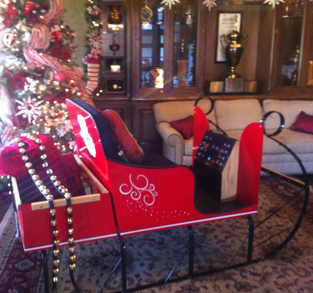 Santa sleigh on display at Lakeside Golf Course, Burbank, California 2012